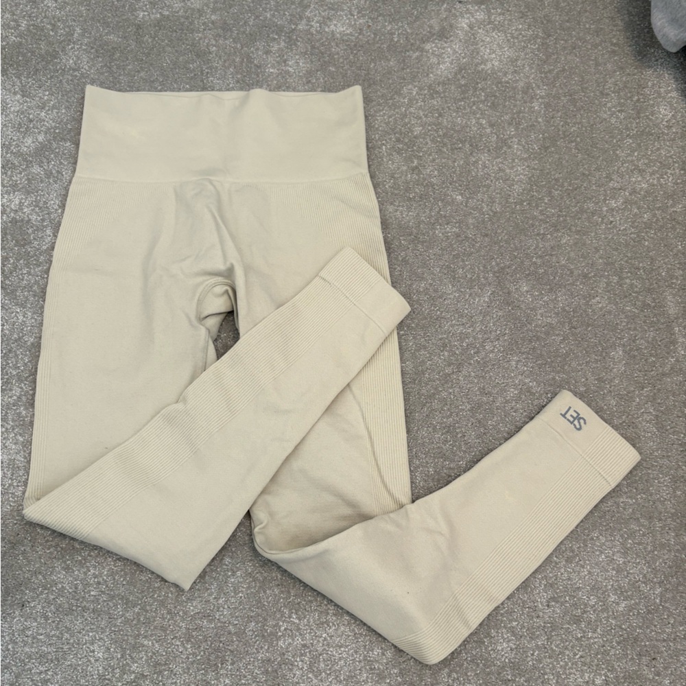 Set Active Cream Leggings